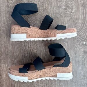 Like New - Steve Madden Bandi Platform Sandals in Black, Size 9.5 women’s